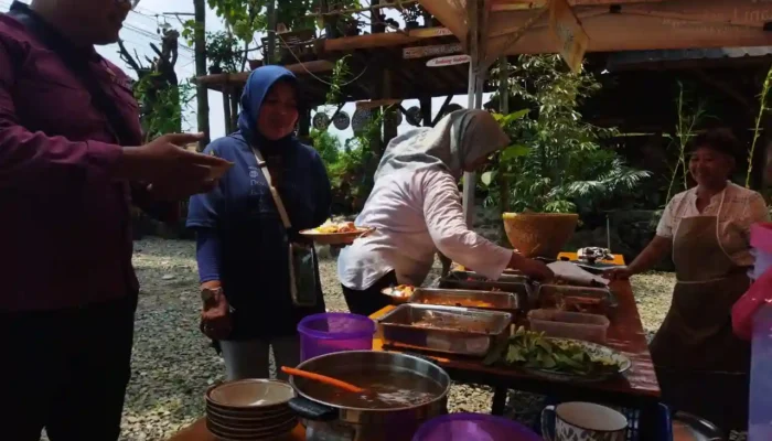 Warung Mimi Encas di Majalengka Terapkan Konsep Bayar Seikhlasnya